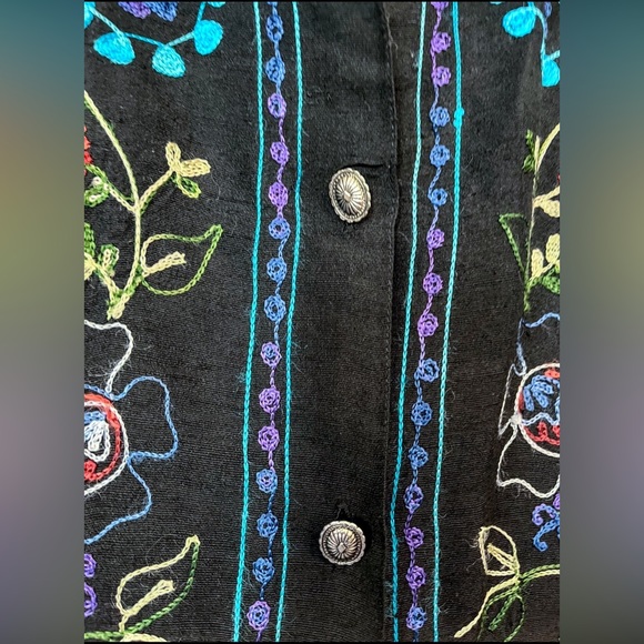 Tantrums Collections Light Weight Emroidered Floral Button Down Shirt/Jacket PS - Picture 10 of 11